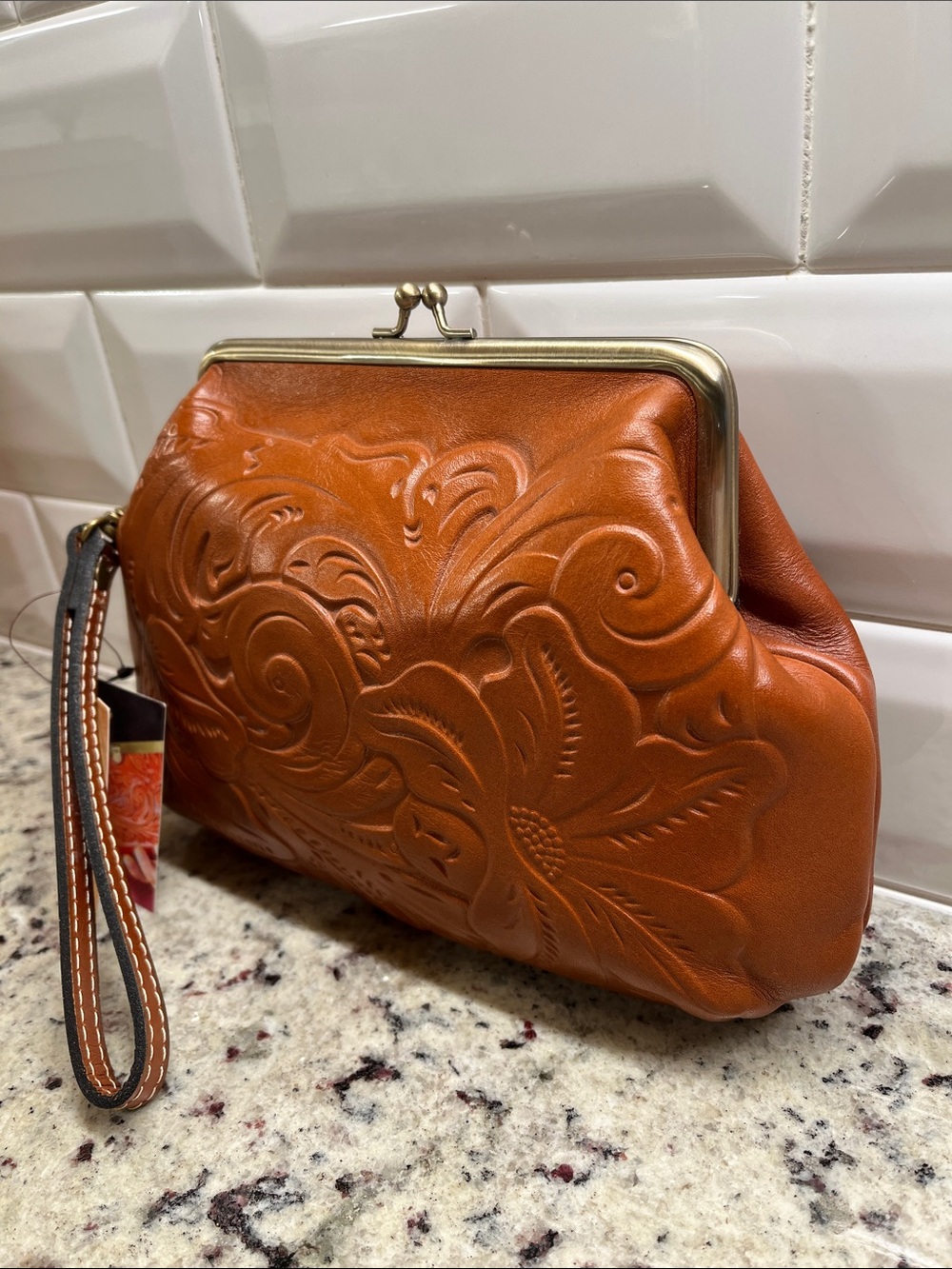 Patricia Nash Floral Kiss Lock Clutch NWT - Picture 3 of 12